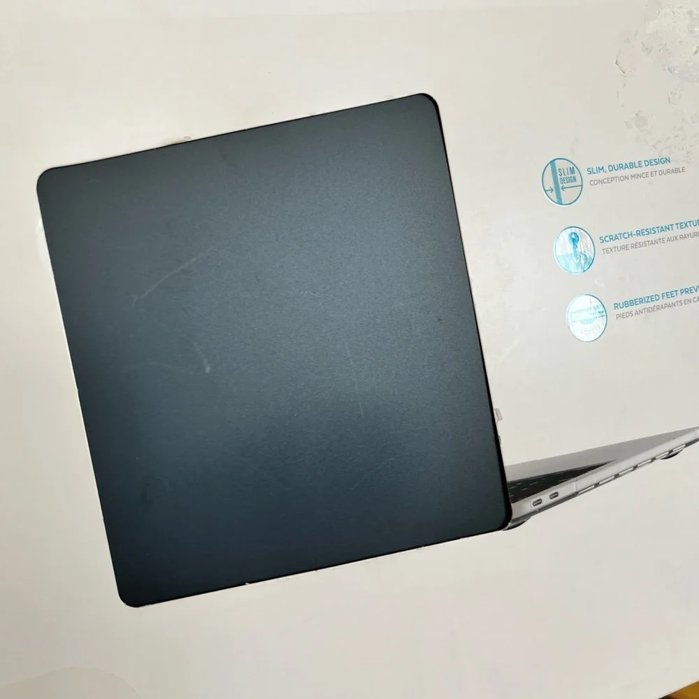 Speck Case for MacBook 2017 and earlier NWT